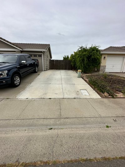 30 x 14 Driveway in Galt, California near [object Object]