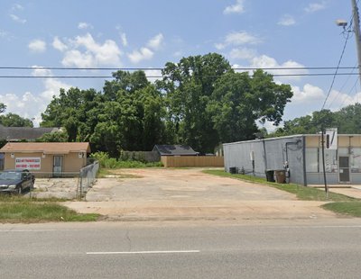 Small 10×20 Parking Lot in Mobile, Alabama