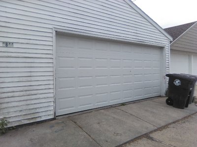 Medium 10×20 Garage in Cudahy, Wisconsin