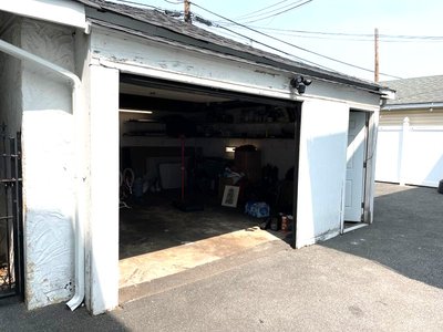 Large 20×20 Garage in Bloomfield, New Jersey