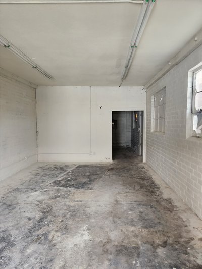 Medium 15×30 Warehouse in Huntington Park, California