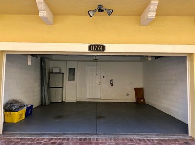 Medium 10×20 Garage in Palm Beach Gardens, Florida