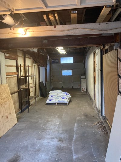 Small 5×35 Garage in Quakertown, Pennsylvania