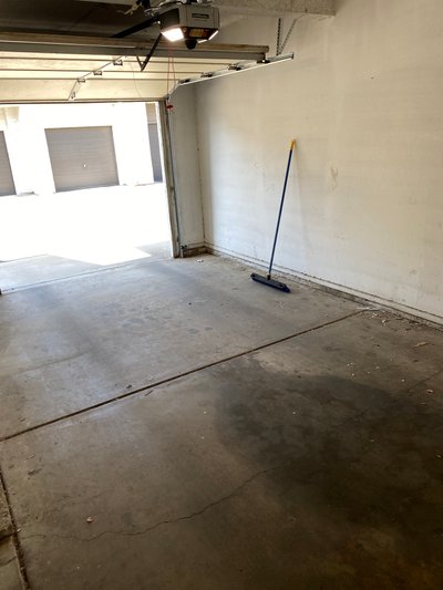 Medium 10×20 Garage in Glendale, Arizona
