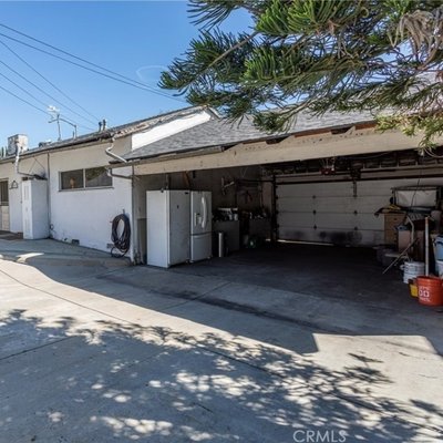 25 x 10 Garage in Burbank, California