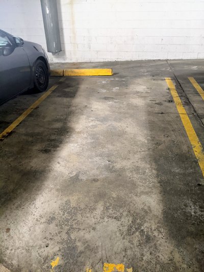 10 x 30 Parking Garage in Los Angeles, California near [object Object]