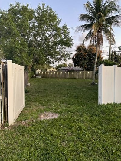 30 x 10 Unpaved Lot in Hollywood, Florida