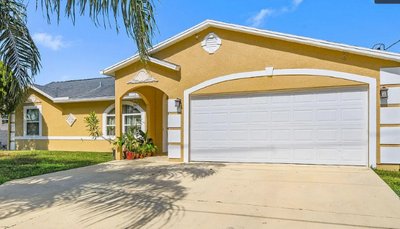 20 x 20 Garage in Port St. Lucie, Florida near [object Object]