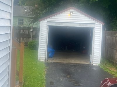20 x 10 Garage in Pittsfield, Massachusetts