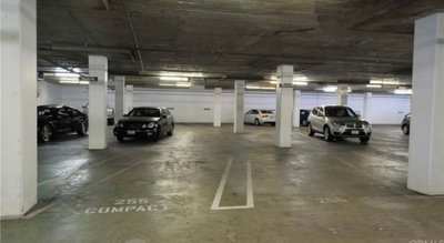 21 x 12 Parking Garage in Los Angeles, California