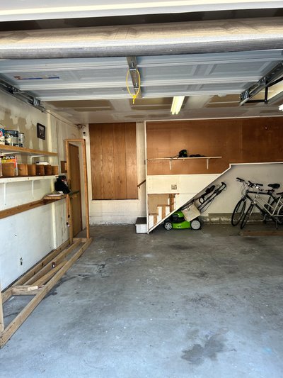 16 x 9 Garage in Bothell, Washington