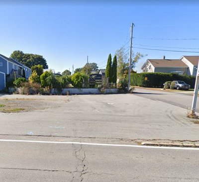 20 x 10 Parking Lot in Portsmouth, Rhode Island near [object Object]