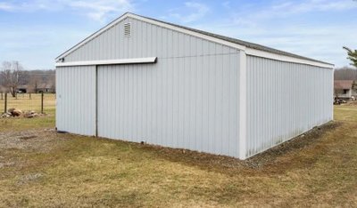 25 x 25 Warehouse in Fowlerville, Michigan near [object Object]