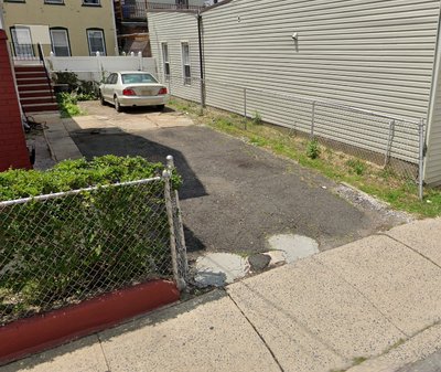 20 x 10 Driveway in Jersey City, New Jersey near [object Object]