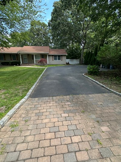 18 x 17 Driveway in Moriches, New York near [object Object]
