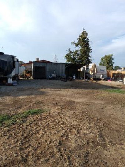 25 x 10 Unpaved Lot in Bakersfield, California near [object Object]