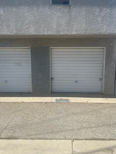 20×10 self storage unit at Maple Ave Los Angeles, California