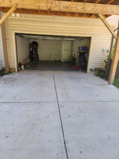 10 x 30 Driveway in Washington, District of Columbia near [object Object]