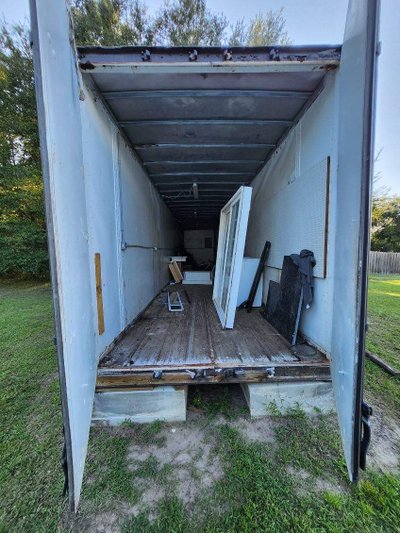 40 x 10 Shipping Container in Dunnellon, Florida near [object Object]