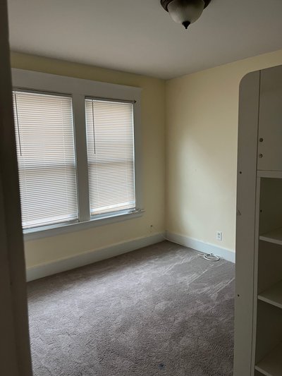 10 x 12 Bedroom in New Haven, Connecticut