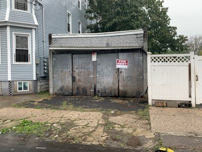 20 x 20 Garage in Irvington, New Jersey near [object Object]