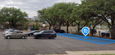 20 x 10 Parking Lot in Dallas, Texas near 592 N Stemmons Fwy, Dallas, TX 75207, United States
