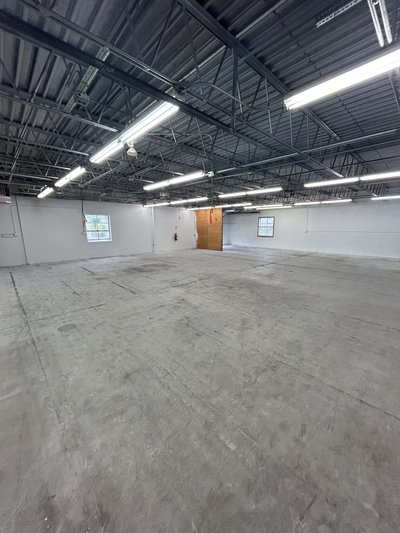 300 x 100 Warehouse in Milwaukee, Wisconsin near [object Object]