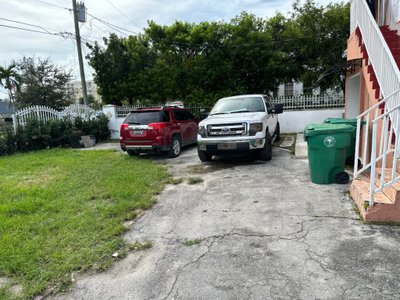 30 x 10 Parking Lot in Miami, Florida near [object Object]