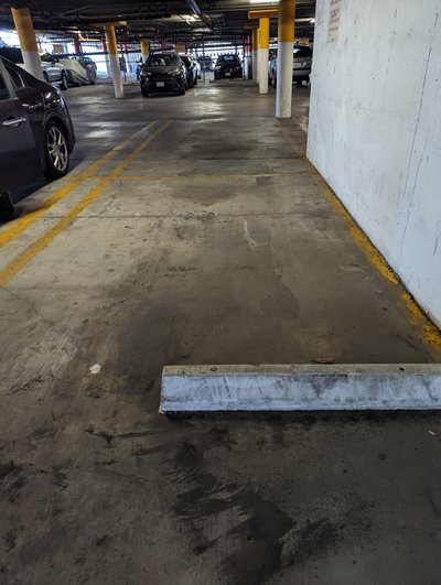20 x 10 Parking Garage in Paramount, California near [object Object]