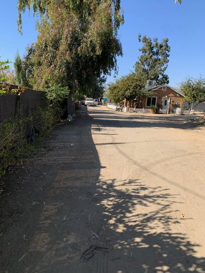 40 x 10 Unpaved Lot in Bakersfield, California near [object Object]