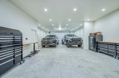 85 x 20 Garage in Visalia, California