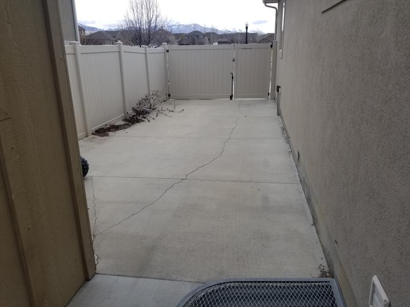Driveway in Riverton, Utah 0