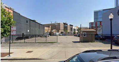 20 x 10 Parking Lot in Chicago, Illinois