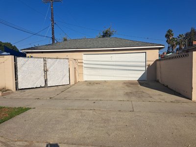 20 x 10 Driveway in Compton, California near [object Object]