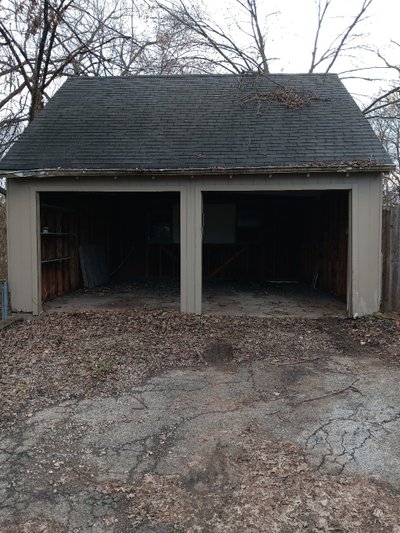 20 x 10 Garage in Independence, Missouri
