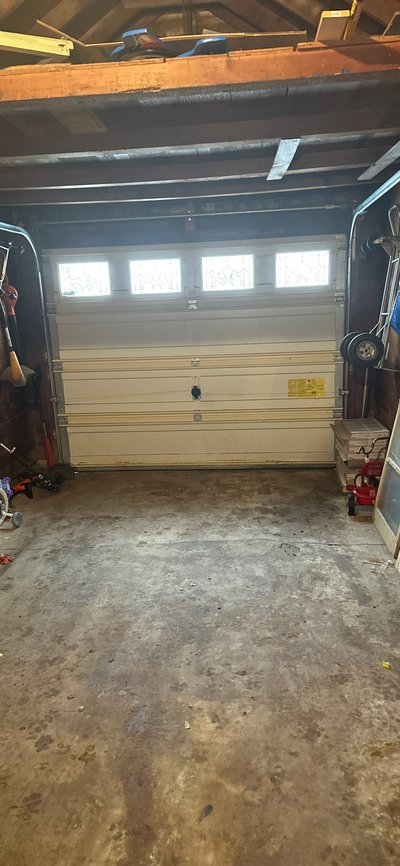 20 x 10 Garage in Milwaukee, Wisconsin near [object Object]