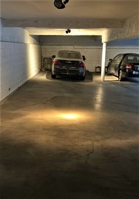20 x 11 Parking Garage in Los Angeles, California