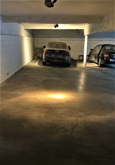 Small 10×20 Parking Garage in Los Angeles, California
