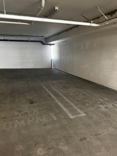 10 x 20 Parking Garage in Los Angeles, California near [object Object]