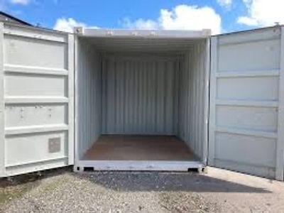 20 x 10 Shipping Container in San Bernardino, California