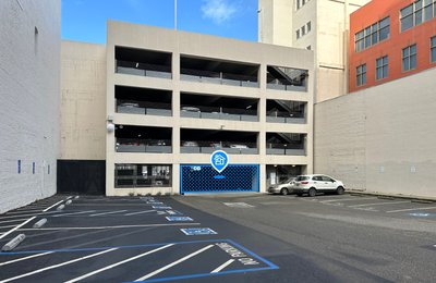 20 x 10 Parking Garage in Oakland, California
