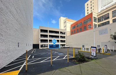 20 x 10 Parking Garage in Oakland, California near [object Object]