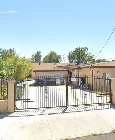 20 x 10 Driveway in Los Angeles, California near 13150 Eustace St, Pacoima, CA 91331-1043, United States