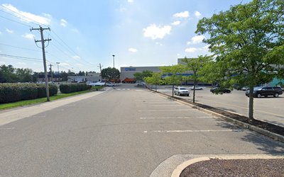 Small 10×20 Parking Lot in Broomall, Pennsylvania