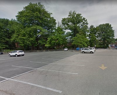 Small 10×15 Parking Lot in Wynnewood, Pennsylvania