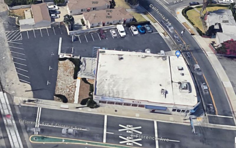 40 x 10 Parking Lot in Bell, California near [object Object]