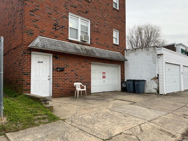26 x 13 Garage in Philadelphia, Pennsylvania near [object Object]