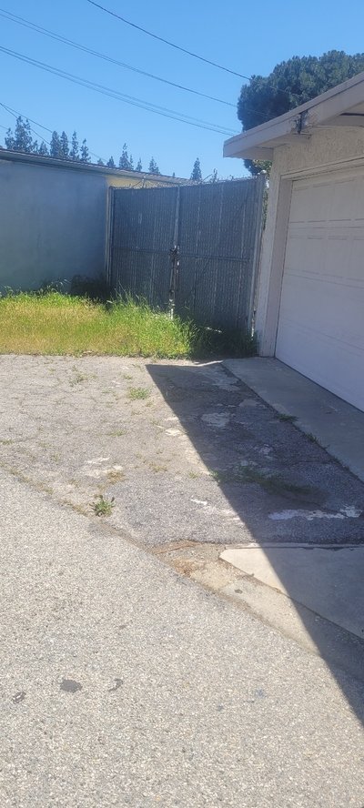 27 x 16 Driveway in Los Angeles, California near [object Object]