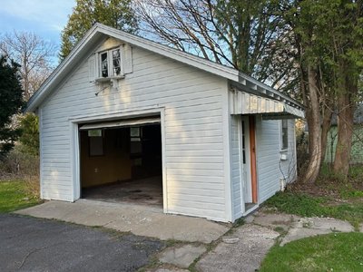 20 x 20 Garage in Syracuse, New York