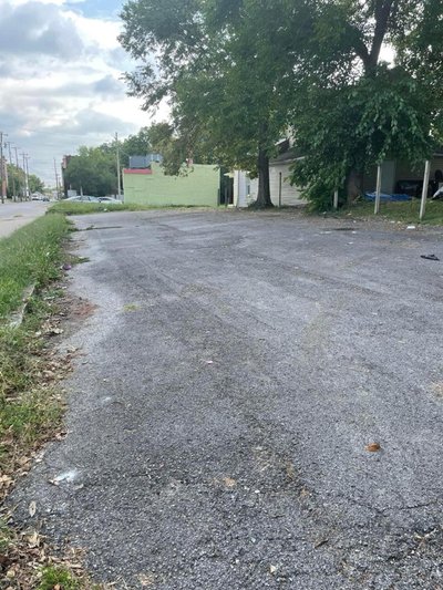 40 x 10 Parking Lot in Louisville, Kentucky near [object Object]